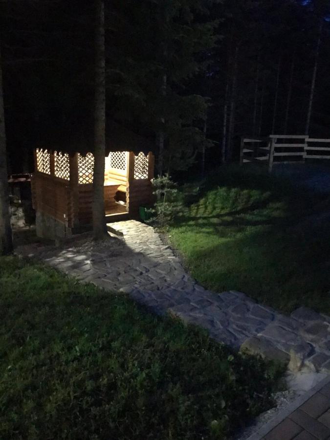 미고보 Ялинка 빌라 외부 사진